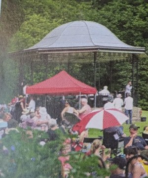 Choral Society Singing in the Park
